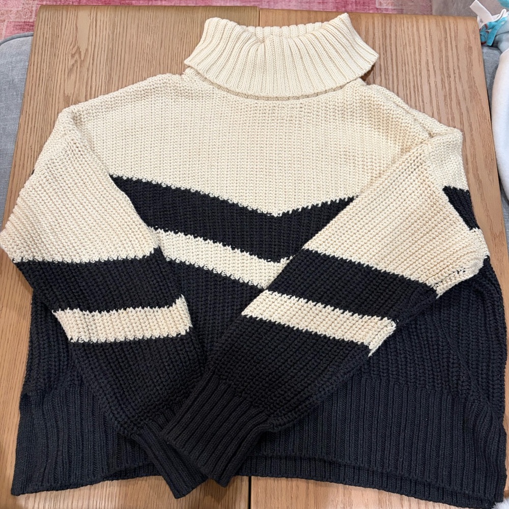 VERONICA BEARD - Toril Charcoal & Cream Chevron Sweater